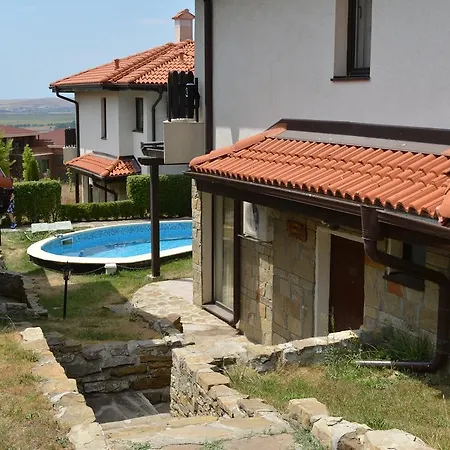 Bay View Apartment-